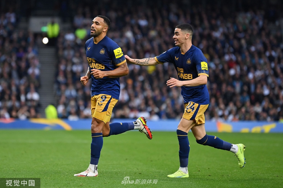 纽卡斯尔联门将波普飞身侧扑，单掌将热刺一记势在必得的射门拒之门外，力保球门不失