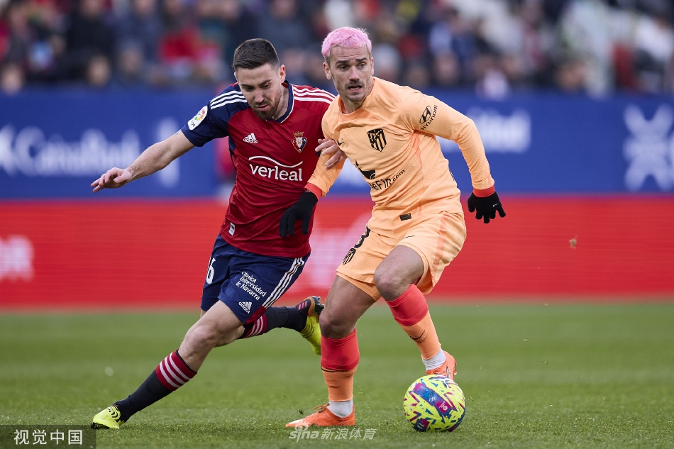 马竞门神奥布拉克飞身侧扑，单掌将奥萨苏纳球员势在必得的头球攻门拒之门外，力保球门不失。