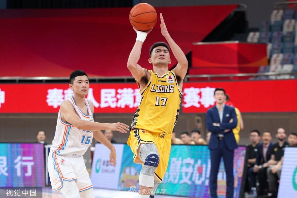 王庆明与朱俊龙合力封堵黎伊扬，广厦团队防守的铜墙铁壁让福建寸步难行