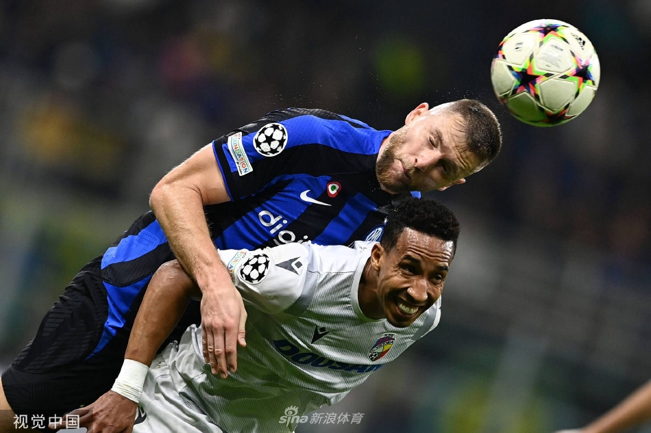 卢卡库进球后怒吼宣泄，尽情释放因伤病积压已久的激情