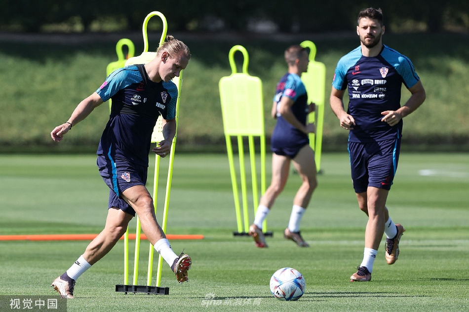 发布会现场，达利奇面对媒体侃侃而谈，沉稳气场尽显名帅风范与决胜雄心