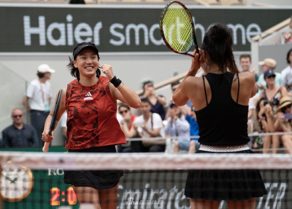 王欣瑜谢淑薇决赛成功逆转 获2023法网女双冠军
