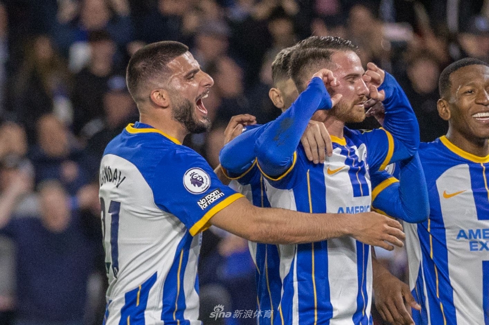 [流言板]自信回頭！庫里掛掩護接球三分連拿5分，勇士15