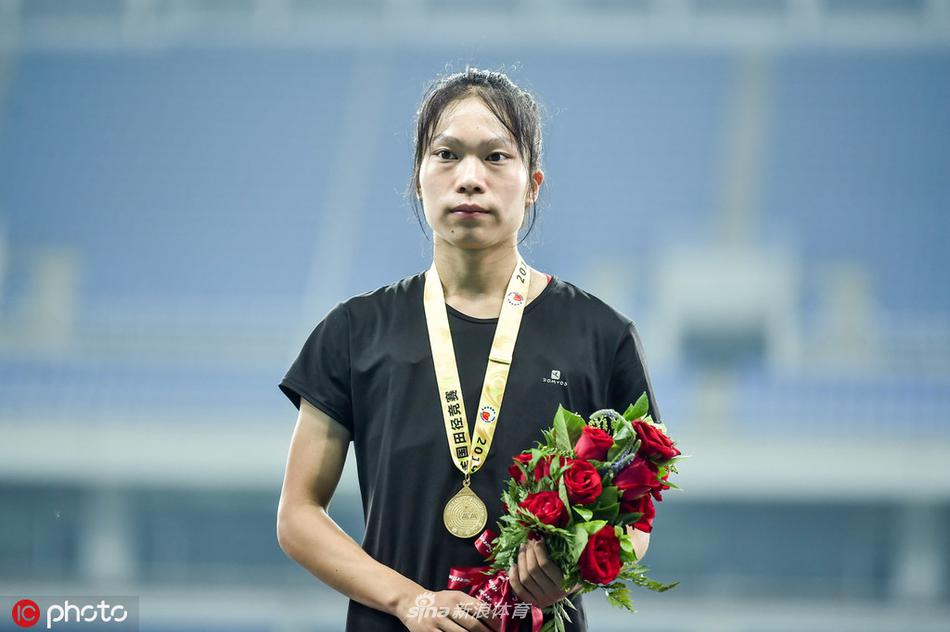 田径全锦赛女子百米张曼夺冠