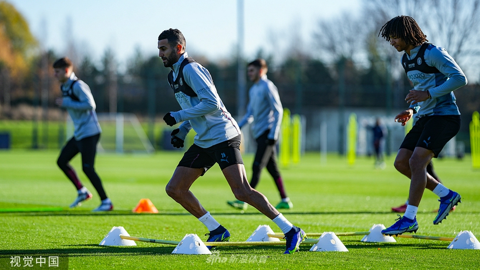 训练场上，鲁本·迪亚斯如同铁塔般矗立，他凶悍的正面防守让每一个试图突破的前锋望而却步，与他并肩的斯通斯则用冷静的出球化解着每一次潜在的危机。