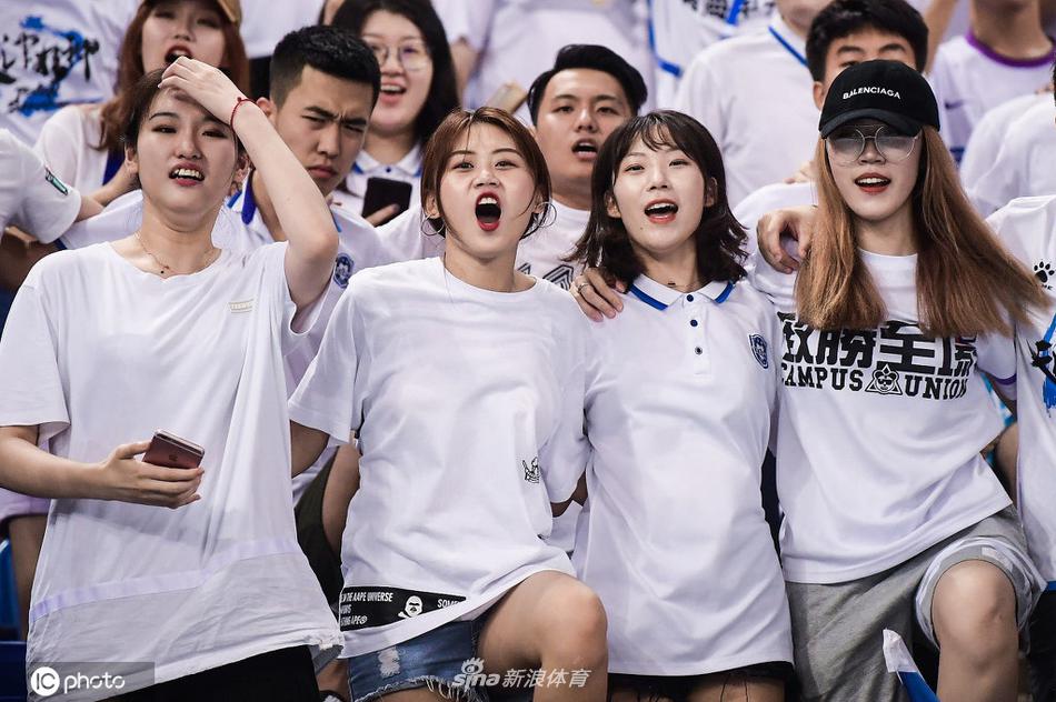 twis已经开始练roll点了，pero有福了