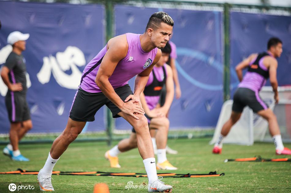 Stein：尽管欧文看起来状态很好 但他目前仍没有确切的复出日期