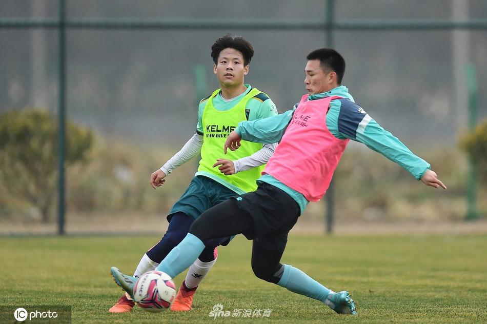 首发不保！美网友：马冬梅吸干了克莱的天赋 他像绿军鲨&回勇士吧