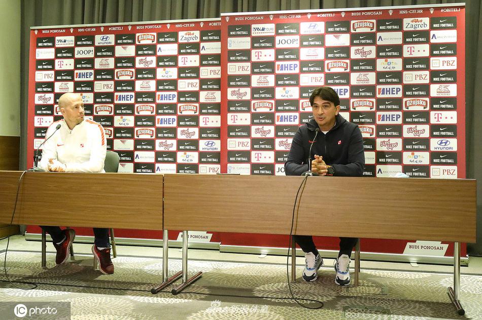 科瓦契奇面对镜头神情专注，切尔西中场悍将的犀利眼神透露出对比赛的无限渴望