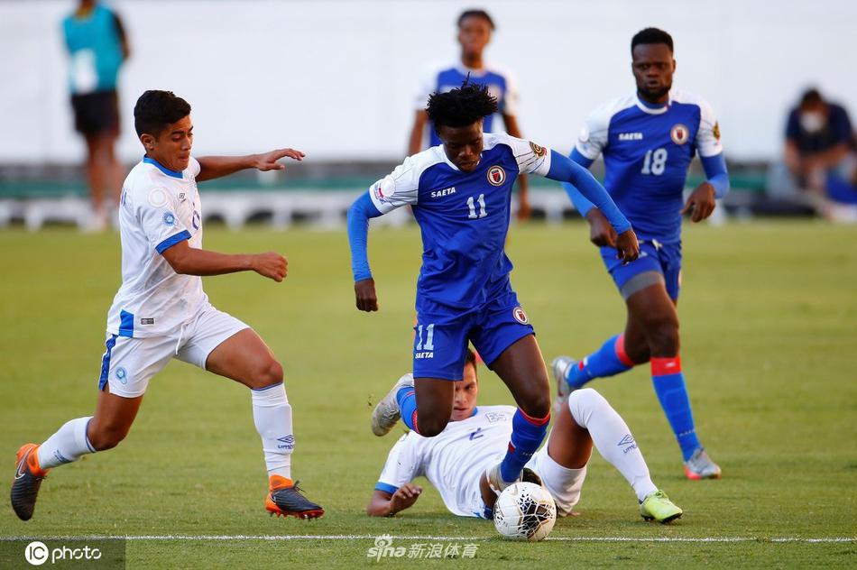 武漢三鎮本輪中超絕殺河南后,提前3輪完成保級