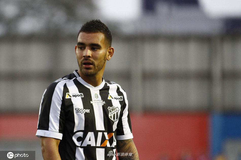 官方：传奇主帅希斯菲尔德等三人入选德国足球名人堂