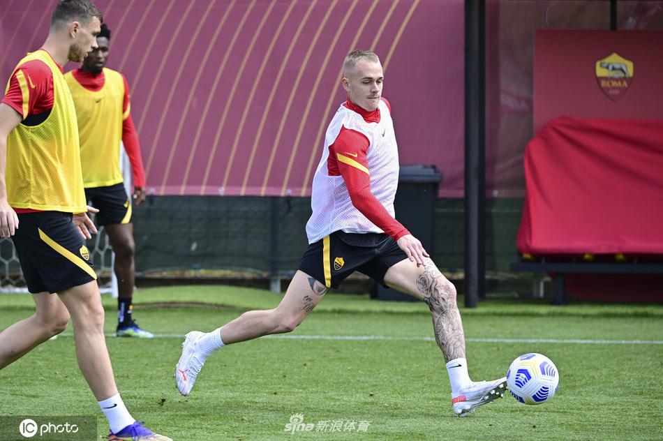 中场核心洛伦佐·佩莱格里尼在训练中展现出卓越的视野，他送出一记精准的直塞球，球如手术刀般划破防线，瞬间点燃了进攻球员的奔跑热情，场边的教练组成员纷纷点头记录。