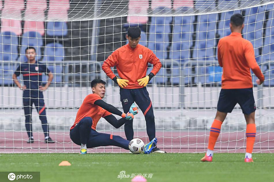 奇迹！29万人口小岛被射36脚，爆冷逼平日本，世少赛3队提前出线