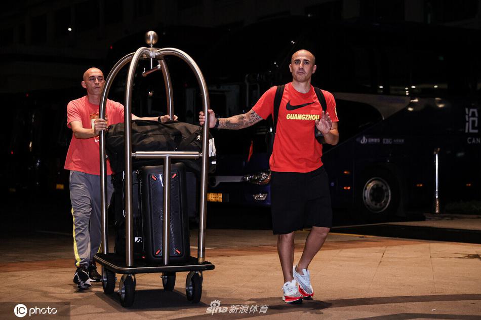 谁敢横刀立马？唯我范大将军！FIFA官博祝贺范志毅56岁生日快乐