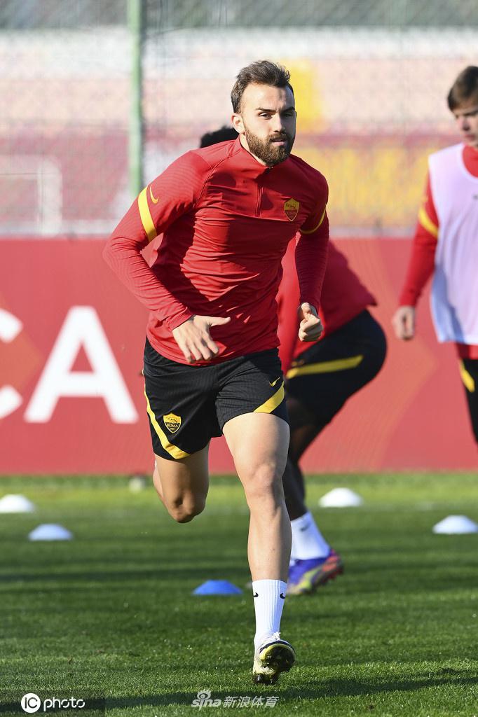 克里斯坦特主导对抗赛，罗马中场核心展望与卡利亚里的硬碰硬较量