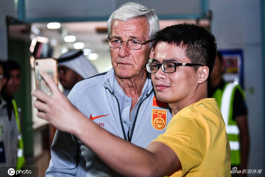 欧冠疯狂夜：共诞生43粒进球，出现5张红牌