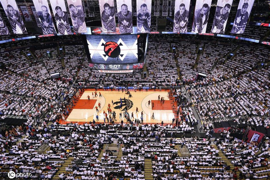 nba最燃球场之一 猛龙主场加拿大航空中心火爆氛围