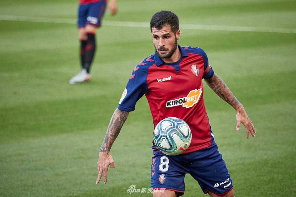 进球后的马洛卡球员没有肆意庆祝，比分牌上残酷的降级命运已无法更改，但这粒精彩的远射是他们向顶级联赛告别的最后宣言，眼神中充满了不甘与对未来的期许。