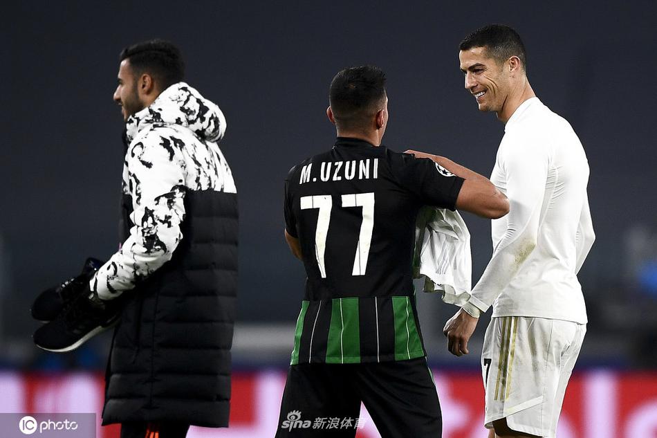 比赛的高潮在伤停补时阶段来临，替补出场的莫拉塔接夸德拉多传中，以一记强有力的头槌完成绝杀。那一刻，整个安联球场陷入沸腾，而场边的乌苏尼则目睹了从领先到被逆转的足球残酷与魅力。