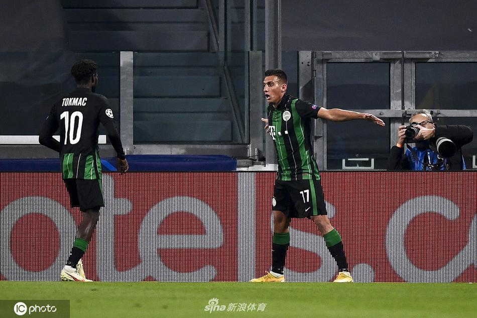 尽管在偶像面前打进一球，但乌苏尼的脸上没有傲慢，他紧闭双眼，沉浸在自我的世界里，用这个全世界球迷都懂的动作，向那个激励他一路走来的传奇致以最高的敬意。