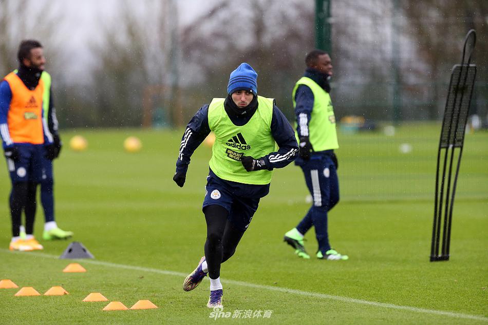 成都蓉城主場20梅州客家,帕拉西奧斯、木塔力甫破門