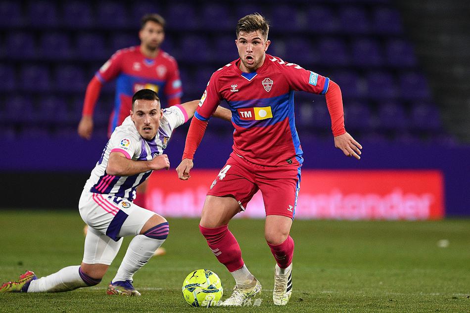 埃尔切前锋若桑在客场球迷的注视下，开场不久便以一记势大力沉的劲射攻破巴拉多利德球门，为球队取得梦幻开局。