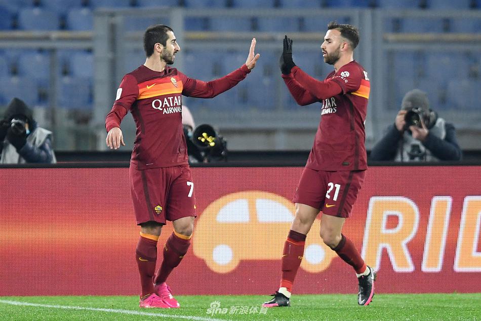 姆希塔良侧身凌空，以一记潇洒的挑射攻破斯佩齐亚球门，这一刻艺术足球在奥林匹克球场绽放，却也成为了红狼绝唱前的最后绚烂。