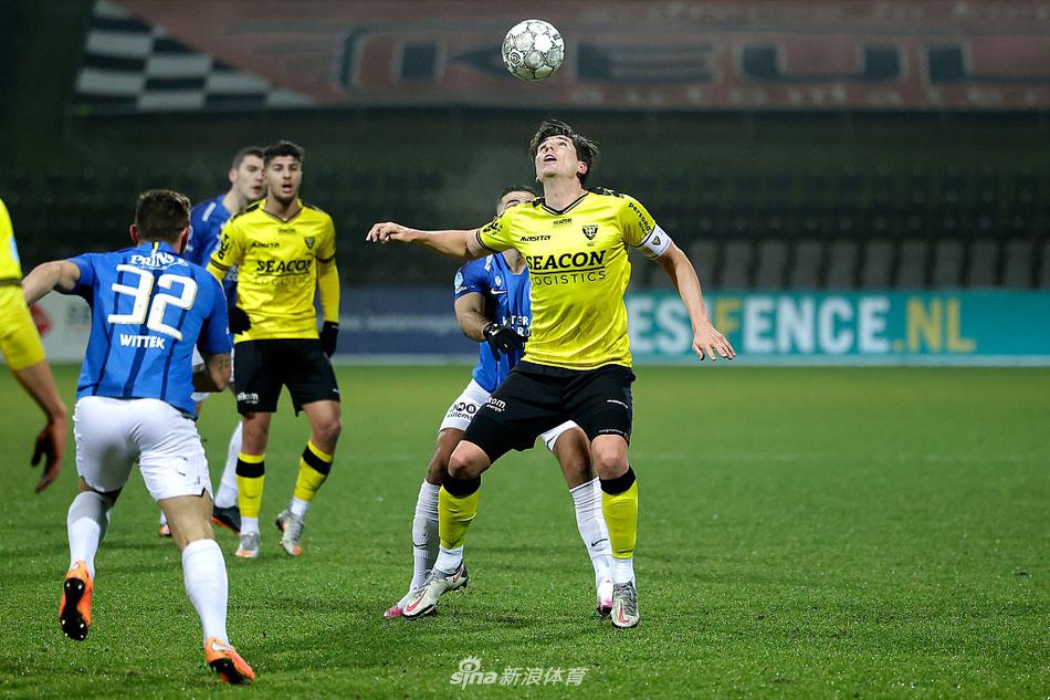 哨响一刻，芬洛球员相拥而泣，看台上烟火绚烂。这支曾被钉在耻辱柱上的球队，用一场酣畅淋漓的胜利向世界证明了：只要不抛弃、不放弃，谷底之后便是重生。
