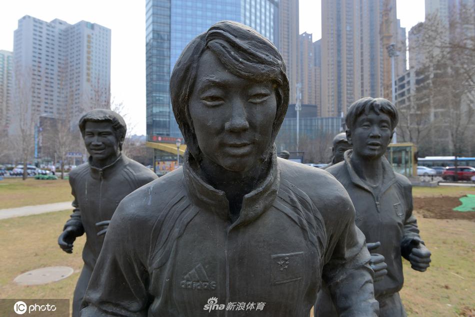 隆多谈自己的助教角色：能和球员直接沟通 在比赛中提供调整建议