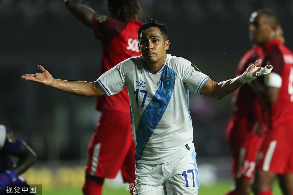 比赛结束后，瓜德罗普队员相拥而泣，庆祝这来之不易的胜利；而危地马拉球员则瘫倒在草皮上，留下无尽的遗憾。