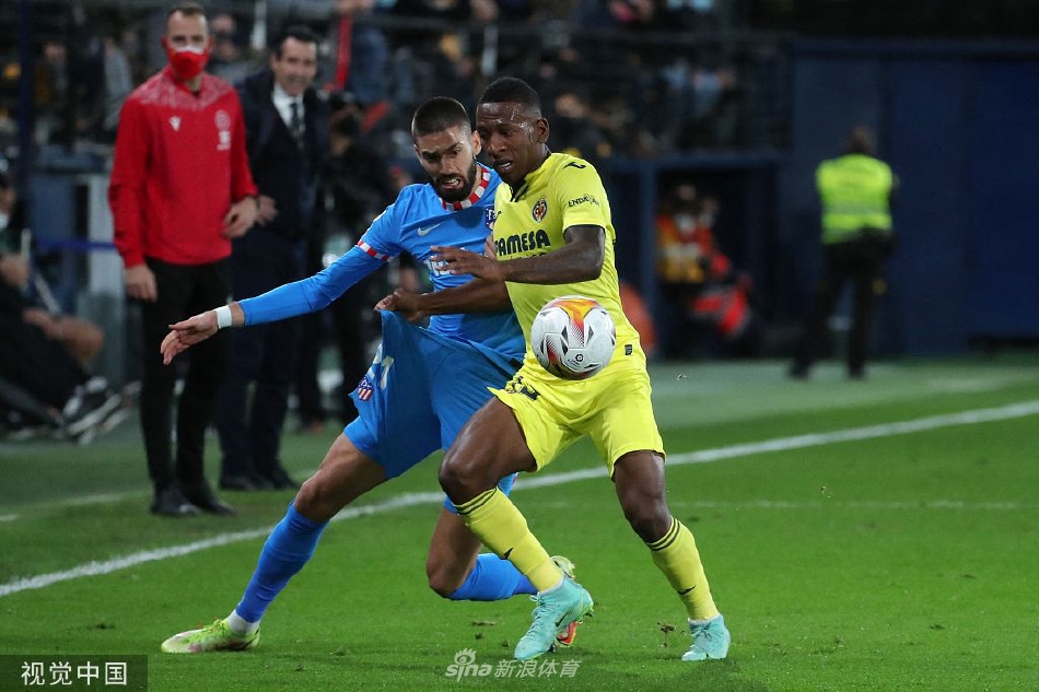 马竞门将奥布拉克飞身侧扑，奋力将对手一记势在必得的射门挡出底线，力保球门不失。