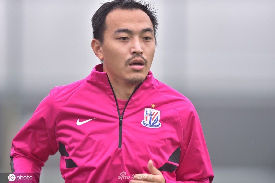 姆伯莫：我和阿马德的庆祝舞蹈来自动画片《辛普森一家》