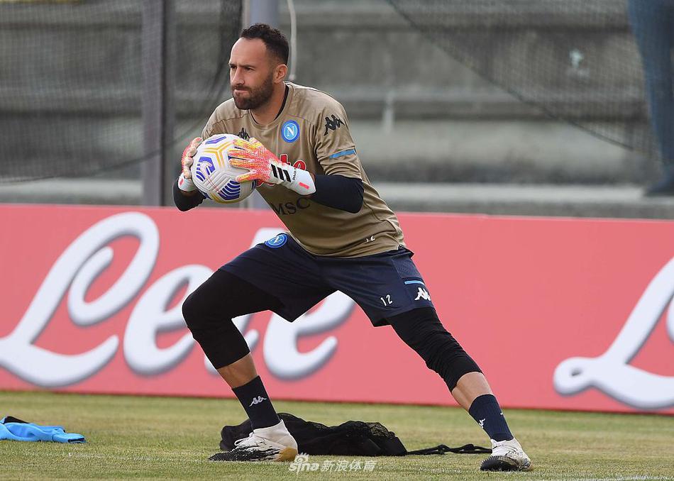 库利巴利在后防线上一夫当关，他强悍的正面防守能力令队友的进攻一次次无功而返。