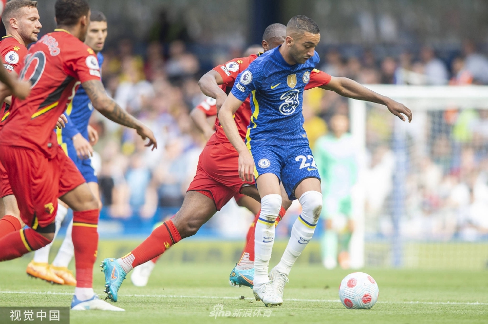 切尔西门将爱德华·门迪在比赛中飞身侧扑，单掌将对手一次极具威胁的射门拒之门外，力保球门不失。