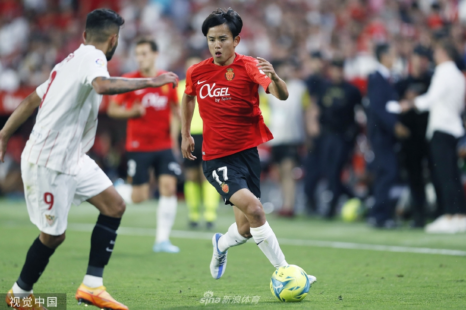 马洛卡门将神勇扑救，飞身侧扑将塞维利亚一记势大力沉的远射拒之门外，力保球门不失。