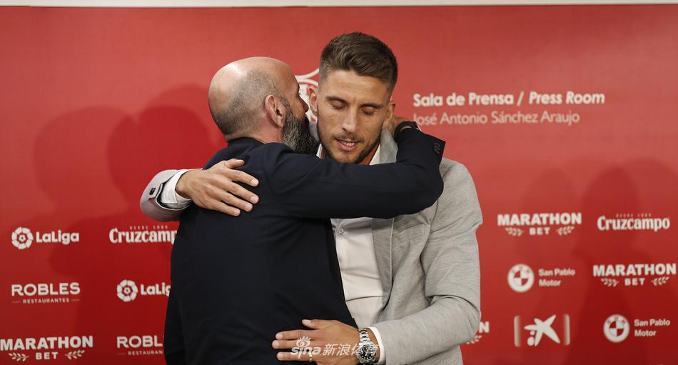 中乙金靴费尔南多：爷爷取名时可能想法比别人多一点 偶像是凯恩