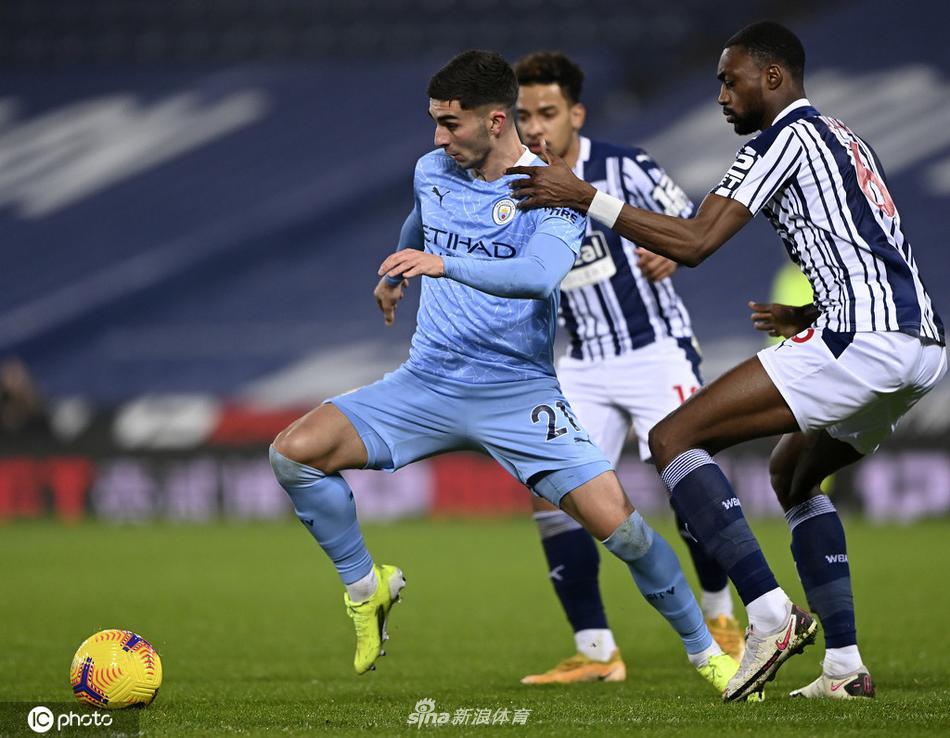 马赫雷斯在禁区右侧接斯特林传球后，稍作调整左脚爆射近角破门，皮球应声入网，他身后的西布朗后卫只能目送。