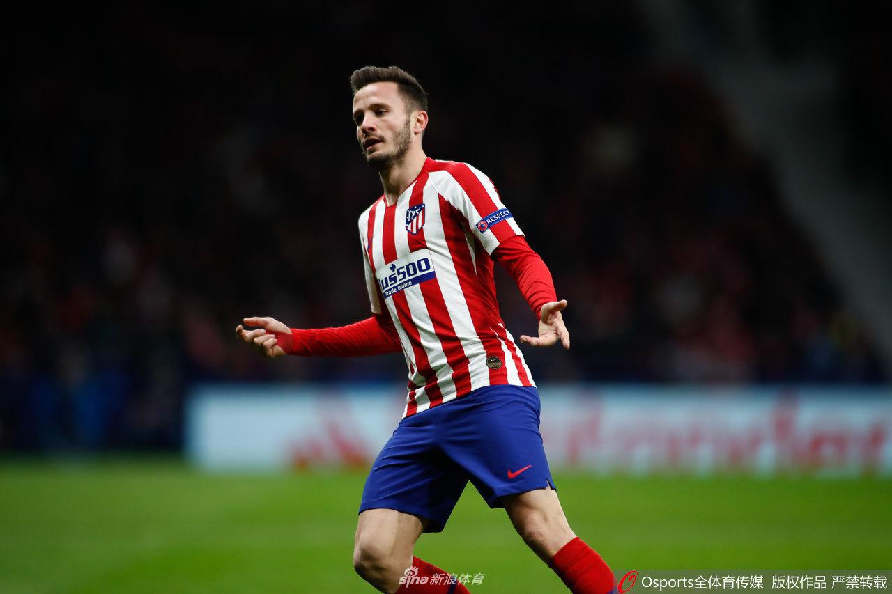 科克開出角球的瞬間，禁區內雙方球員人仰馬翻，費利佩在人群中高高躍起，搶點完成致命一擊。