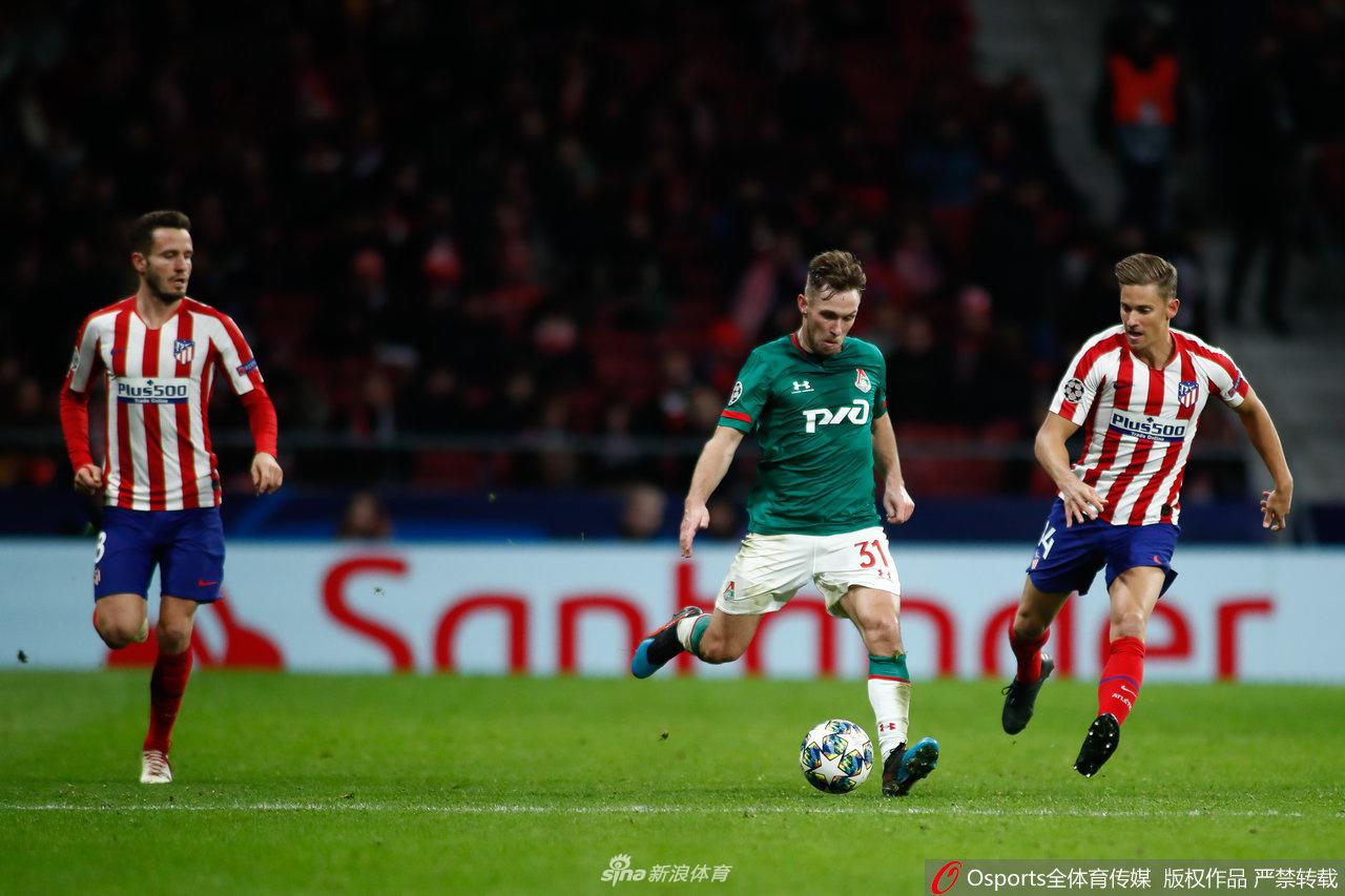 費利佩飛身淩空勁射的瞬間，身體舒展至極限，皮球如出膛炮彈般直竄網窩，門將望球興嘆。