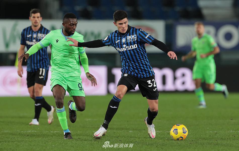 终场哨响，戈利尼激动地跪地怒吼，他的精彩扑救力保球门不失。亚特兰大将士们围在一起，庆祝这场来之不易的胜利，他们用铁血般的意志，在少打一人的情况下将蓝鹰拉齐奥送回了家。