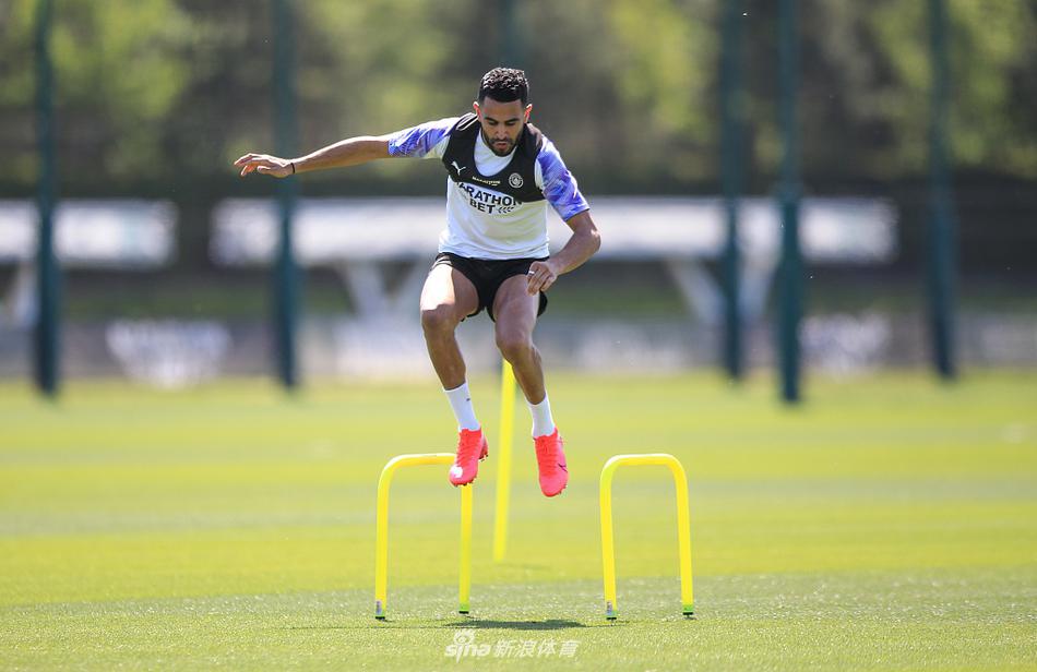 ??不擺爛了呀?籃網首節轟出40分&全隊20投15中 命中率75%!