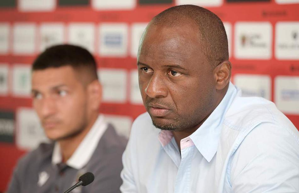 蓝天白云下，洛佩斯穿着尼斯训练服轻松慢跑，张开双臂仿佛要拥抱这片给予他新生的蔚蓝海岸与未来。