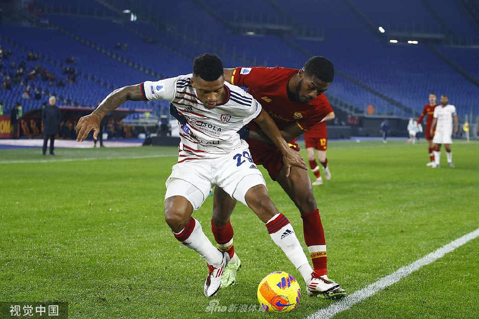 罗马门将帕特里西奥飞身侧扑，单掌将卡利亚里球员势在必得的射门拒之门外。