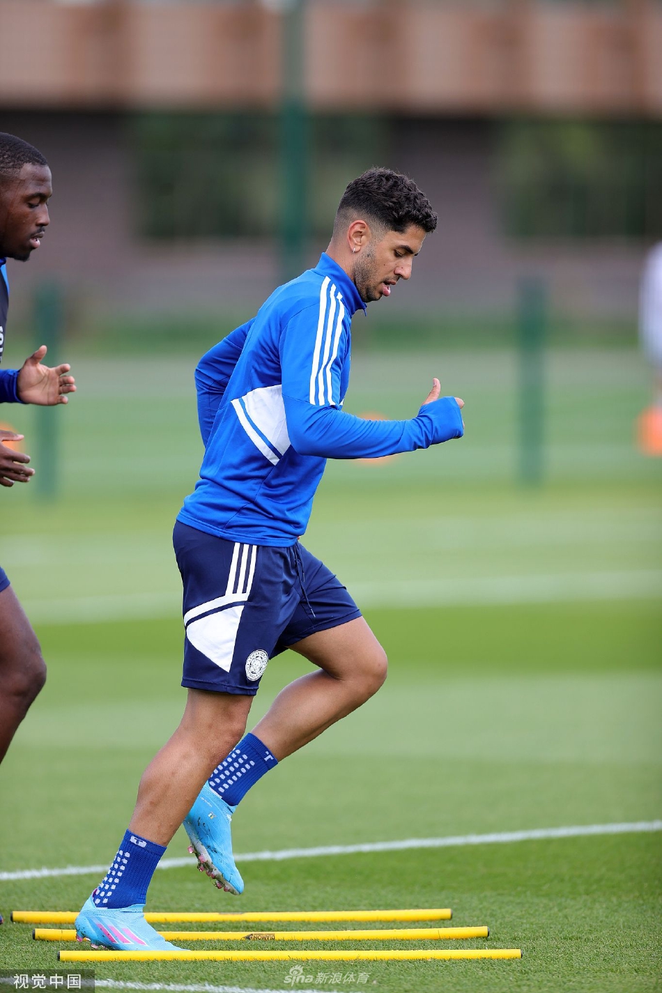 尼日利亚前锋凯莱奇·伊希纳乔在训练中展现精湛射术，他期待在新赛季找回两个赛季前的火热状态。