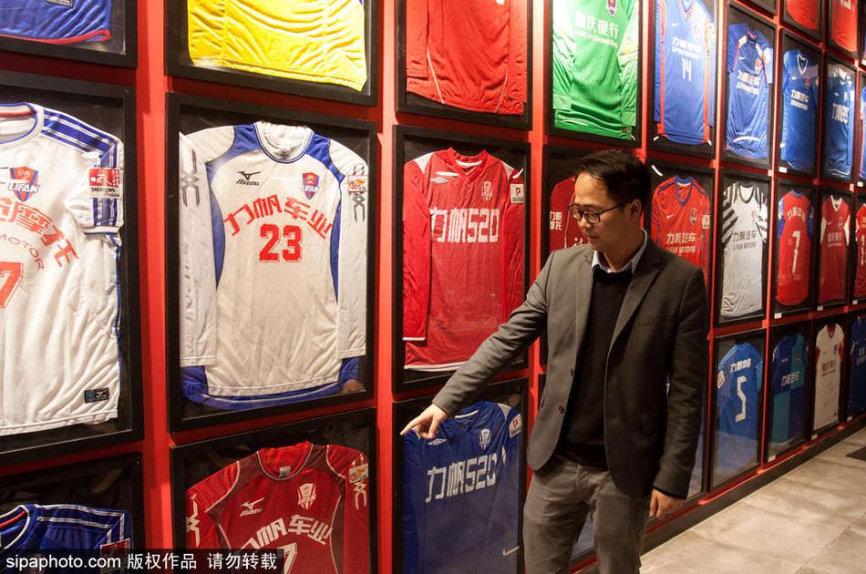 扬科维奇：我和邵佳一很早就认识，他兼具中欧足球特质