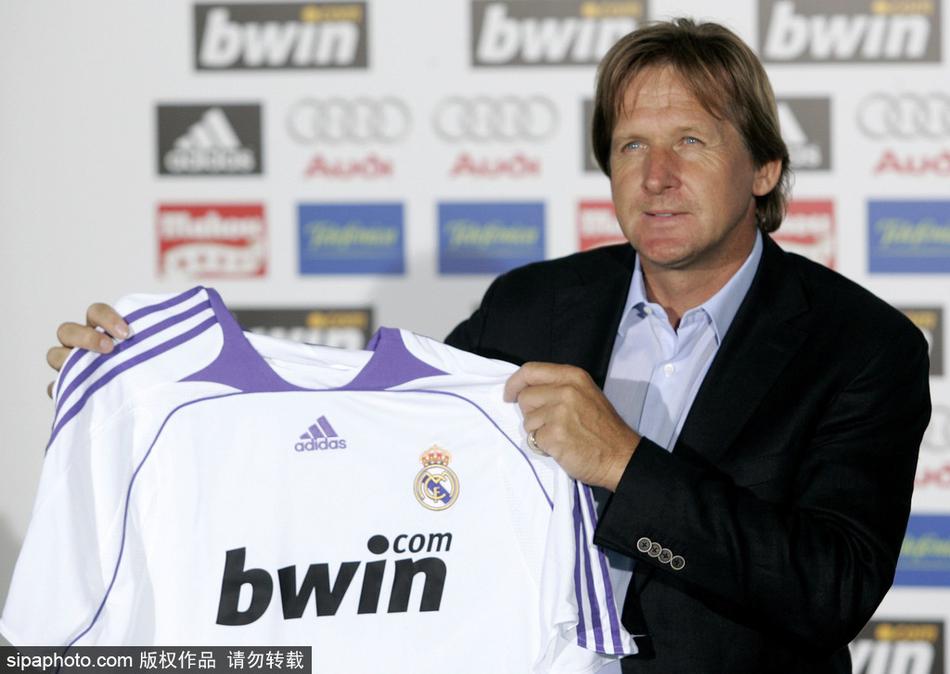 足球报：国足过往三任外教都不尽如人意，给本土教练机会可以理解