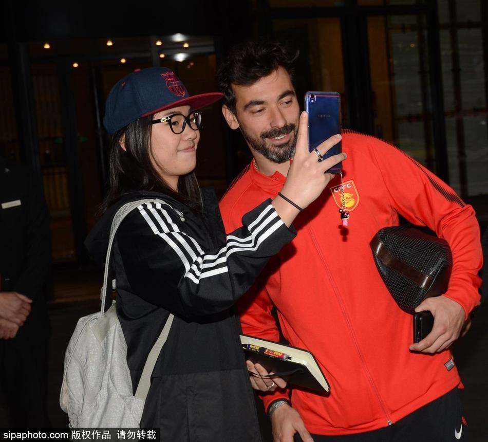 [流言板]23分钟砍29分！BR称赞杰伦