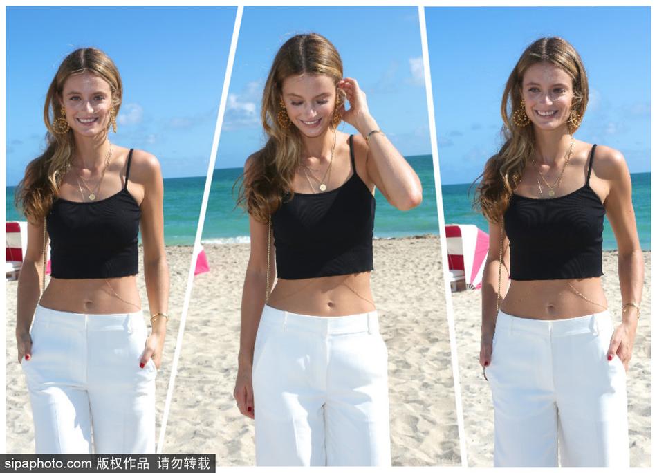 勒夫模特女友海边拍美照