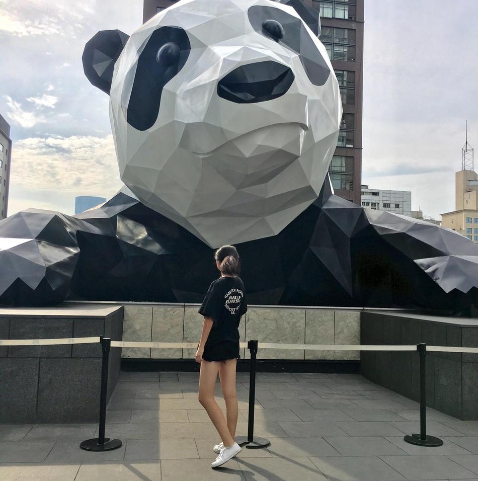 库里运球疾驰侧影,肌肉线条紧绷目光如炬,在对手围堵中杀出一条属于冠军的血路