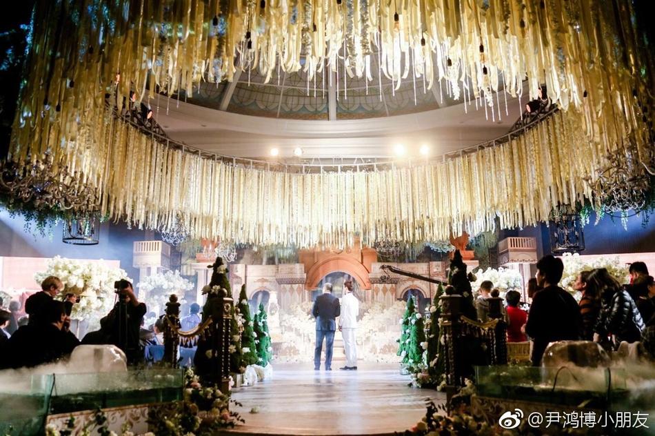 中超华夏球星尹鸿博举行婚礼
